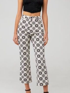 Rolla's Plaza Bootcut Crop Pants Women's Cream/Black
Floral Print High Rise S